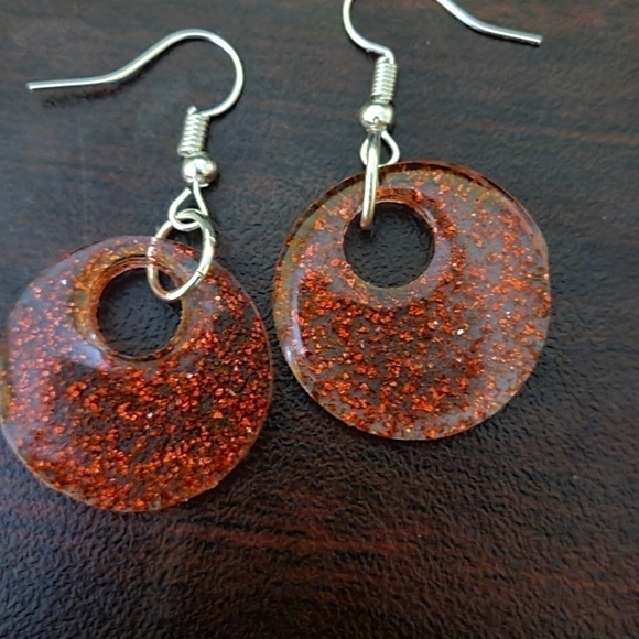 GLITTER red resin earrings - Picture 1 of 3
